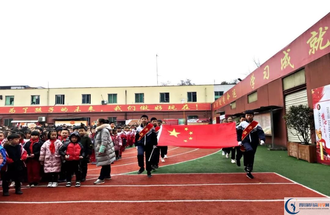 成都文武學(xué)校高中分班考試難嗎？