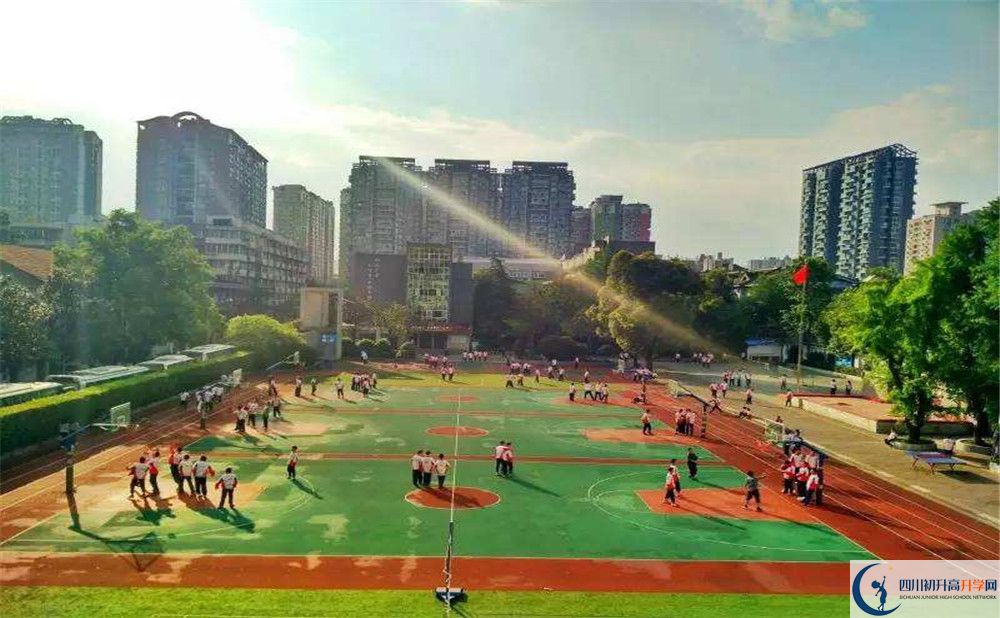 成都樹德協(xié)進中學在校學生總人數(shù)是多少？