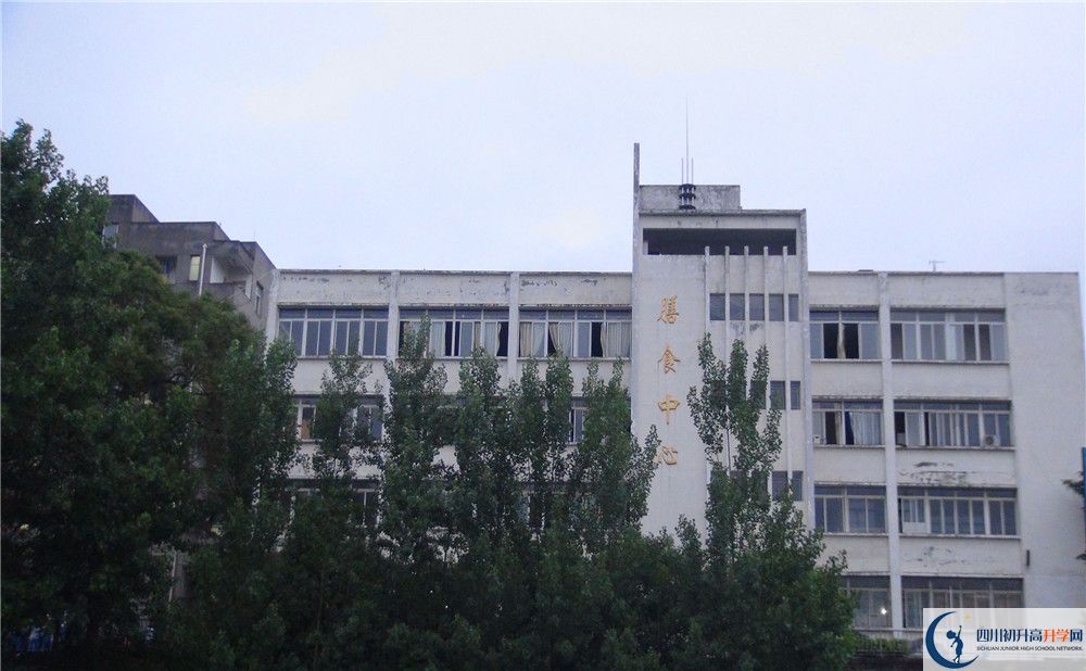 竹篙中學(xué)走讀生作息時間是怎樣的？