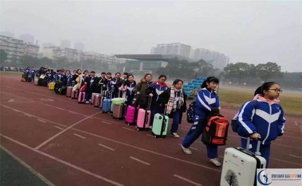 成都華西中學(xué)2020年高考人數(shù)是多少？