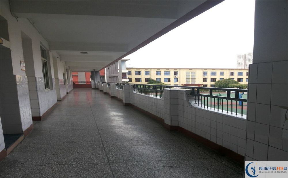 成都市通錦中學(xué)校地址在什么地方？
